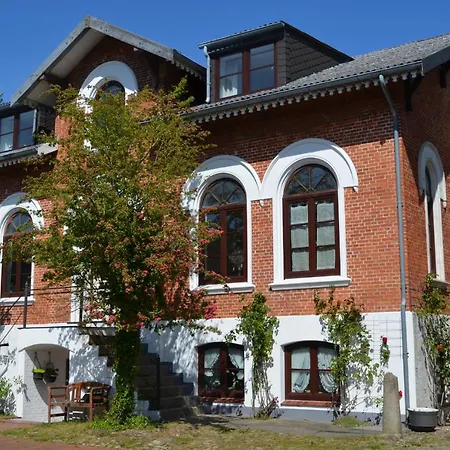 Appartamento Historisch Smukkegard Im Modernen Ambiente Mit Balkon Nahe St Peter Ording Und Der Nordsee Tönning