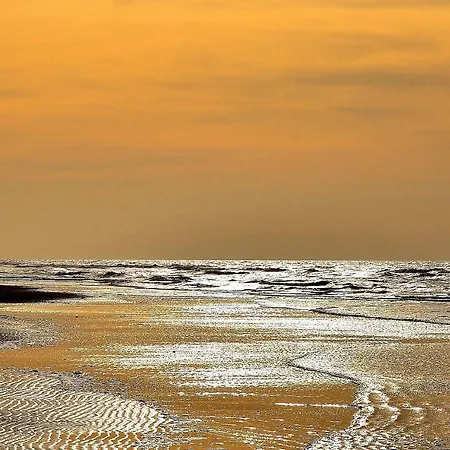 Historisch Smukkegard Im Modernen Ambiente Mit Balkon Nahe St Peter Ording Und Der Nordsee Appartamento *
